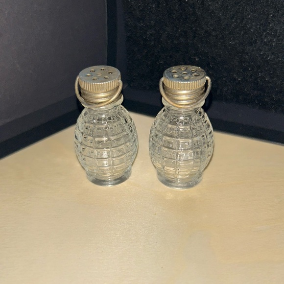 Vintage Lusterware Salt Pepper Shaker Set Japan High Gloss Iridescent Gold Top - Picture 1 of 6